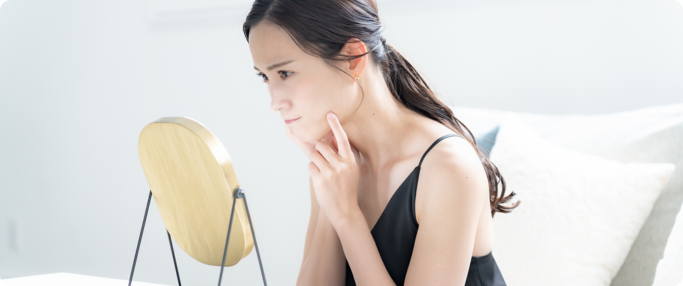 顔全体が暗く見える